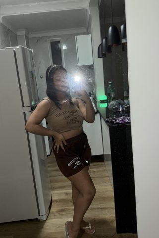 Acompanhante Ninfetinha safada